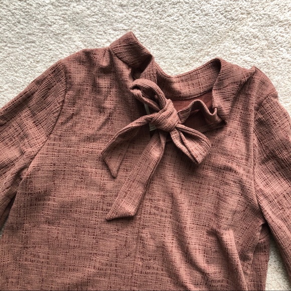 ANTHROPOLOGIE TIE BACK MOCK NECK TEXTURED BLOUSE - Picture 6 of 13